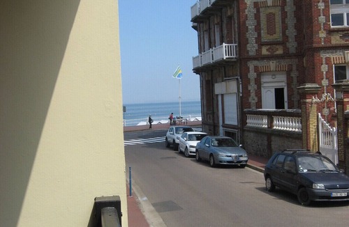 Villers-sur-Mer Apartment | Design and bright apartment located 30 m from the sea and 100 m from the city center