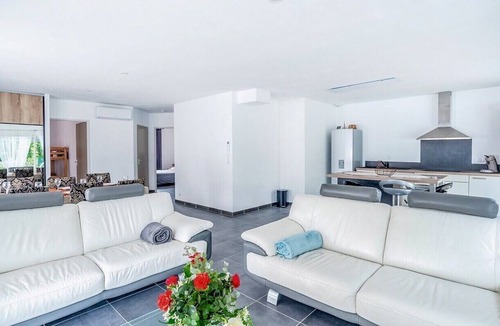 Sainte-Anastasie-sur-Issole House | Detached house in Provence verte, near the village center