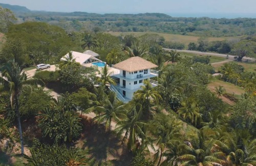 Palma Quemada Apartment | Diamonds in the Mountain- The Pura Vida Suite