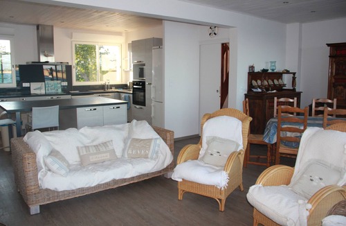 Larmor-Plage Villa | Directly on the beach, unique sea view, quiet, Clévacances rating, for 8 persons