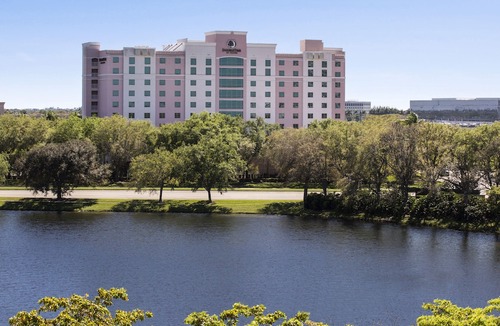 Sunrise Hotel | DoubleTree by Hilton Sunrise - Sawgrass Mills
