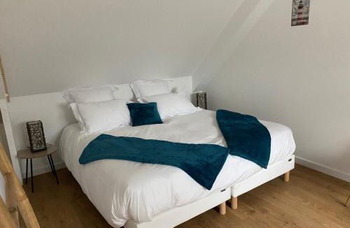 Arnage Apartment | Duplex l Auvetia 150 m circuit 24 h