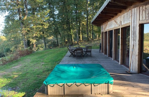 Dompierre-les-Eglises Cottage | eco-gîte with SPA in the heart of nature, horse riding, Limousin
