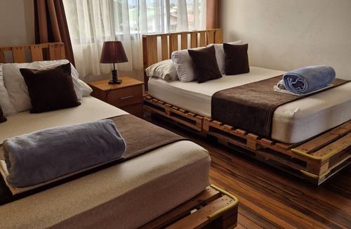 Catedral Hostel | Eco Stay CR