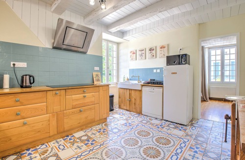 Saint-Jean-de-Cole Apartment | Elegant 150m² Apartment with Castle View – 3 Bedrooms in the Heart of Périgord