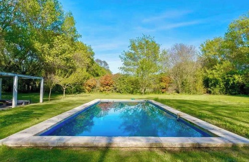 Aix-en-Provence Apartment | Elegant Bastide Near Aix with Pool
