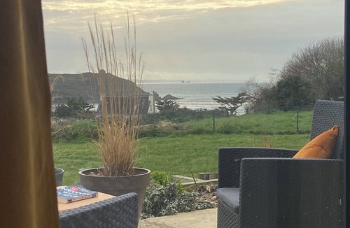 Plomodiern Villa | Etal an dour 3* seaside villa with pool