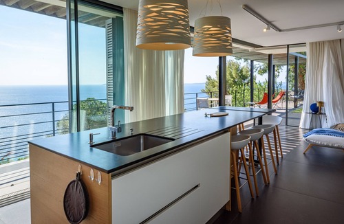 Le Lavandou Villa | Exceptional house with a magnificent sea view and quality services