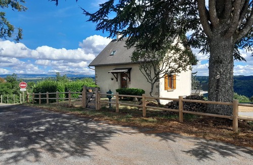 Confolent-Port-Dieu House | Experience an authentic stay in Haute Corrèze in the heart of preserved nature.