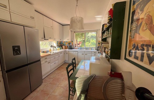 La Londe-les-Maures Villa | Face aux Iles D'hyeres, 50 Mètres de la Plage, Villa 300 M2,5 Chambres, Piscine