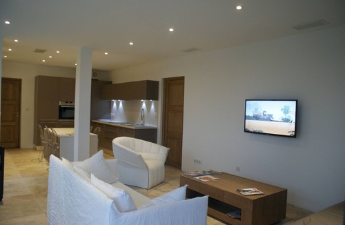 Porto Pollo House | Facing the sea, 30 m from the beach, luxury villa, air-conditioned
