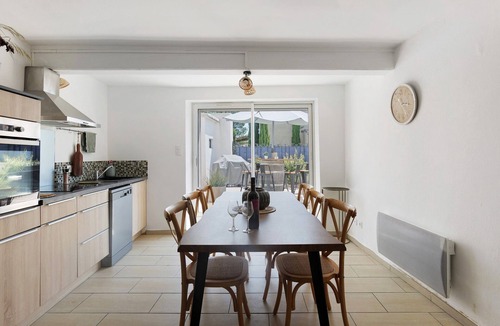 Saint-Martin-de-Villereglan House | Family Home La Villa Cecile