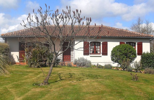 La Boissiere-des-Landes House | Family friendly 5 bedroom Gite with Private Heated Pool Set In 1 Acre