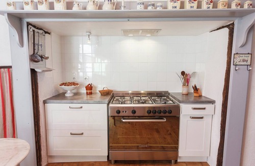 Saint-Caprais House | Forest Hideaway in Saint-Caprais