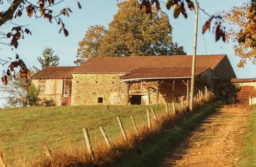 Saint-Caprais House | Forest Hideaway in Saint-Caprais