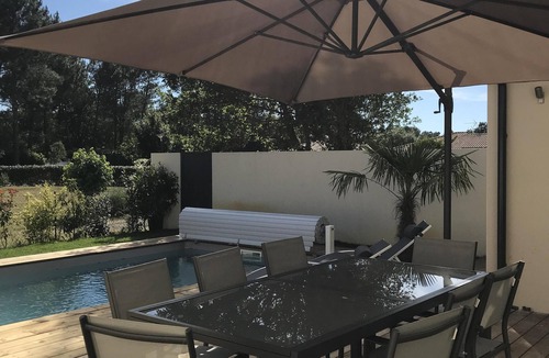 Moliets-et-Maa House | Four-Bedroom House, 8 People with Pool, Called "Whitehaven"