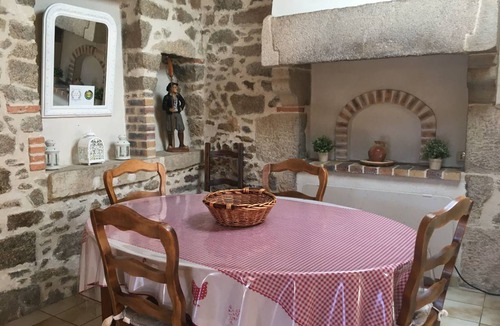 Saint-Michel-Mont-Mercure Cottage | 75 m² Cabin ∙ 2 bedrooms ∙ 4 guests