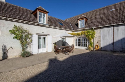 Courcelles House | Gîte Courcelles, 5 pièces, 8 personnes - FR-1-590-19