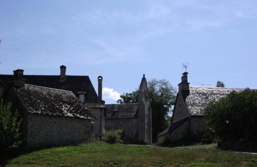 Soudeilles Apartment | Gîte de France à Soudeilles 3 épis - Gîte de France 14 personnes MAE-9574