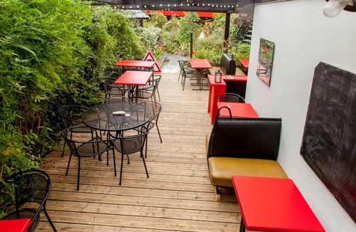 Lanester Apartment | Gîte Picasso Apartment sleeps 6