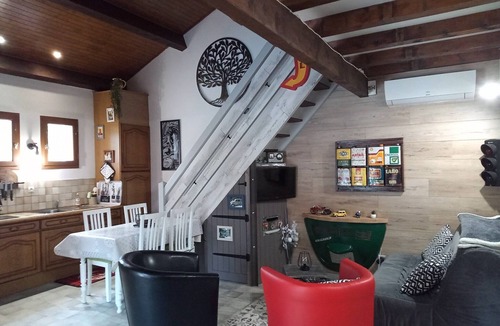 Saint-Martin-le-Redon House | Garden Home with Ensuite