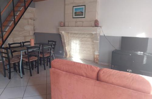 Saint-Seurin-de-Cadourne Apartment | Gite chez Lea