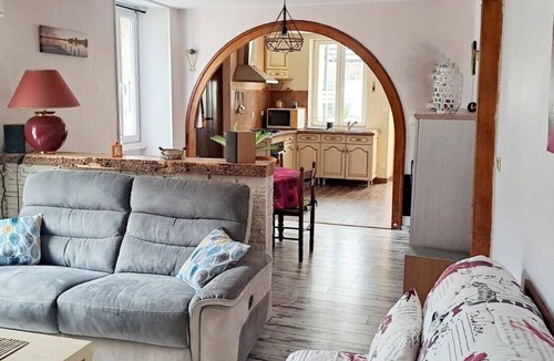 La Souche House | Gite D'arga 4 à 6 Pers Avec vue sur la Montagne, 5 min à Pied D'un Plan D'eau