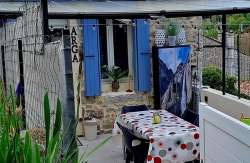 La Souche House | Gite D'arga 4 à 6 Pers Avec vue sur la Montagne, 5 min à Pied D'un Plan D'eau