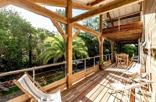 Piraillan House | Gorgeous exotic style Villa with Jacuzzi