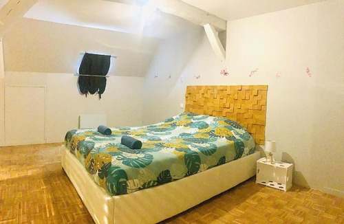 Nord - Gare Apartment | GRAND APPARTEMENT CHARME ANCIEN ET CONFORT