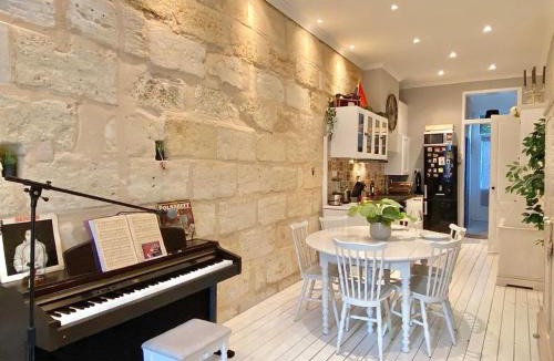 Nansouty-Saint-Genes Apartment | Grand Appartement Haussmanien de Standing avec Jacuzzi Terrasse et Parking en Hyper Centre