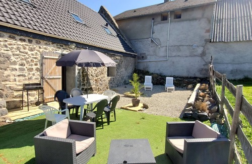 Saint-Nectaire Ski Chalet | GRANGE ATYPIQUE AU COEUR DE LA CAMPAGNE