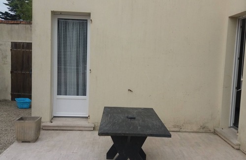Prefailles House | Ground floor type III, 80 ml from the sea, 10 mm from the town center 60 m2