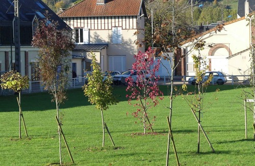 Evreux House | Group gîte with reception room in a green setting in the center of town.