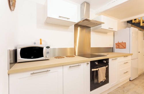Monein House | Guest House 'Ozalée - Domaine Helaku' with Mountain View, Shared Terrace and Wi-Fi