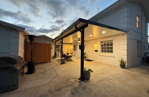Mangonia Park House | Guest house West Palm Beach 1br/1 bath