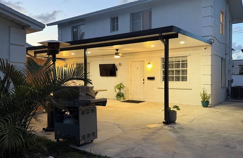 Mangonia Park House | Guest house West Palm Beach 1br/1 bath