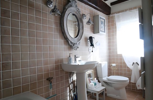 Suzay Bed & Breakfast | Guest Room 'Marquise De Pompadour' with Pool, Breakfast, Shared Garden, and Wi-Fi