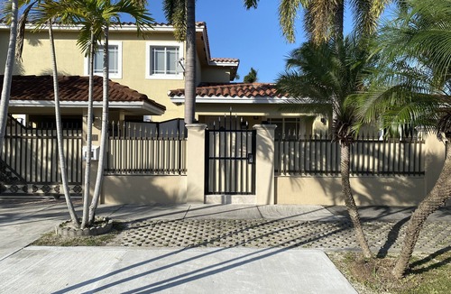 West Little Havana House | GuestHome 5 minutes from Miami Airport with Heated Pool