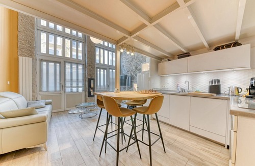 Jules Ferry - Recamier Apartment | GuestReady - Stonewall Mezzanine in Brotteaux
