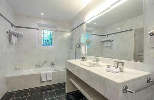 Cote d'Azur- French Riviera Hotel | Hôtel Villa Les Rosiers