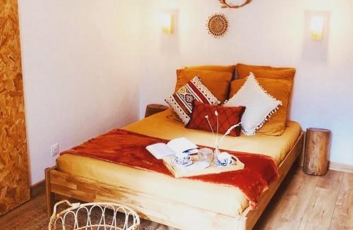 Moret-sur-Loing Bed & Breakfast | Hôtes de Maïa Chambre d'hôtes chez l'habitant