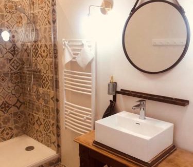Moret-sur-Loing Bed & Breakfast | Hôtes de Maïa Chambre d'hôtes chez l'habitant