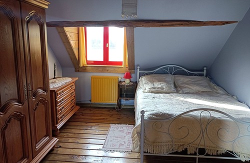 La Neuville-aux-Joutes Other | Half-timbered and brick farmhouse dating from 1819, 250 m from the Ardennes forest.