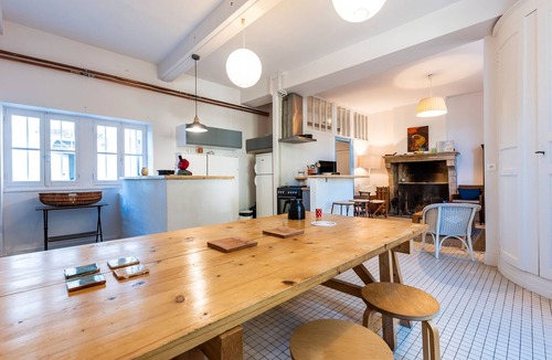 Montagoudin House | Haven of Peace in the Heart of Entre-Deux-Mers: Charming Cottage with Pool, Sauna, and Preserved Nature