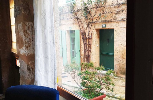 Pays-de-Belves House | Heart of medieval beau village Belves- townhouse with terrace and garden.