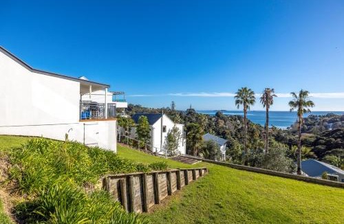 Palm Beach Apartment | Hibiscus Hideaway - Sea Views in Palm Beach