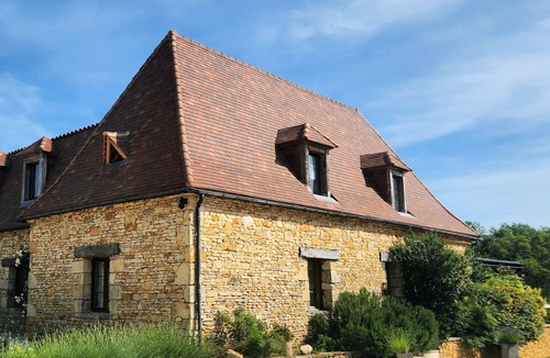 Castelnaud-la-Chapelle Ski Chalet | Hilltop Gîte with Heated Saltwater Pool & Stunning Valley Views”