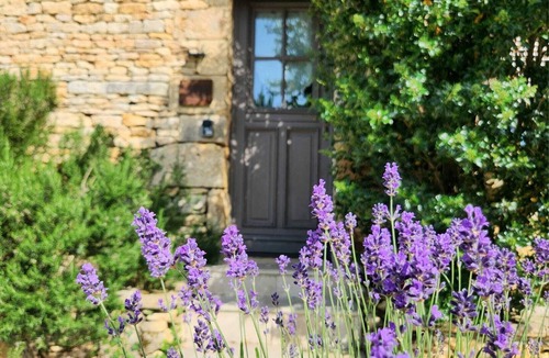 Castelnaud-la-Chapelle Ski Chalet | Hilltop Gîte with Heated Saltwater Pool & Stunning Valley Views”