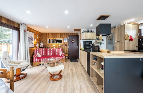 Aillon-le-Jerune House | Holiday Home 'D'Aillon' with Mountain View, Private Terrace and Wi-Fi